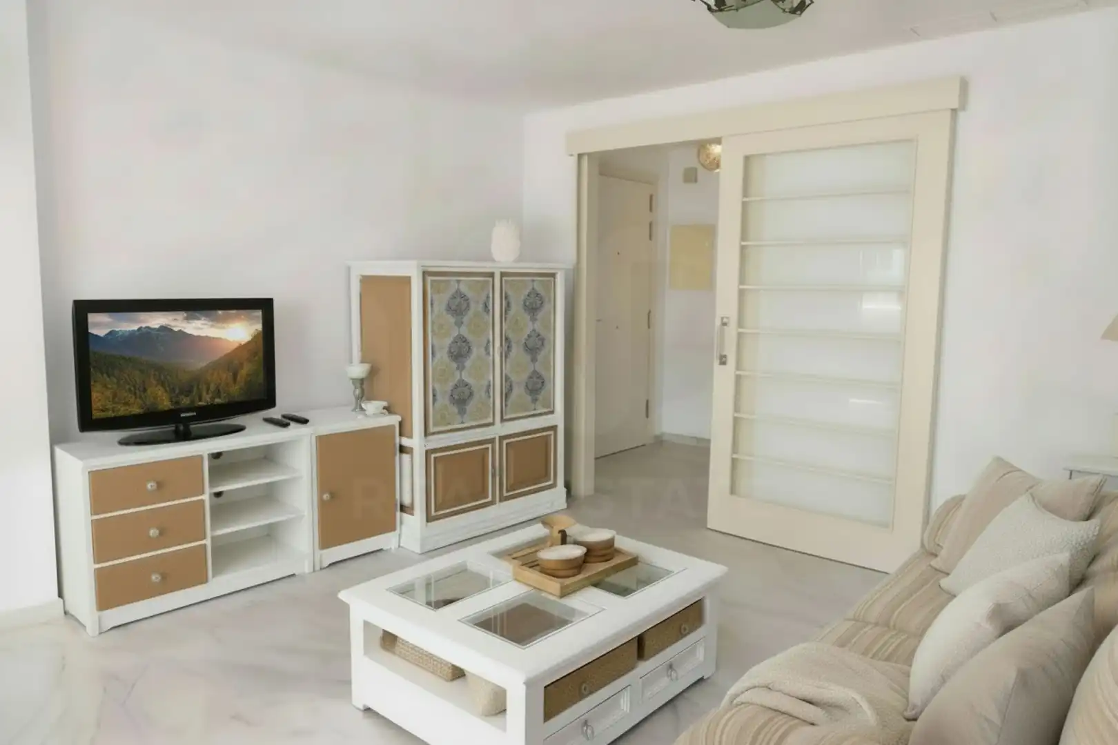 Living room of Flat for sale in Estepona  with Air Conditioner, Heating and Terrace
