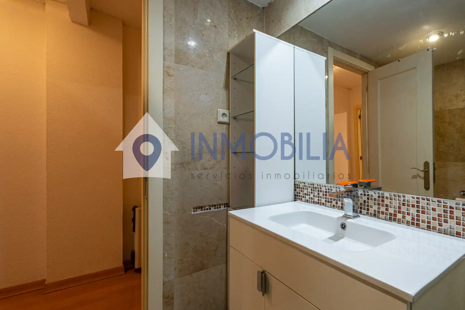 Baño de Piso en venta en Madrid con Aire acondicionado, Calefacción y Piscina