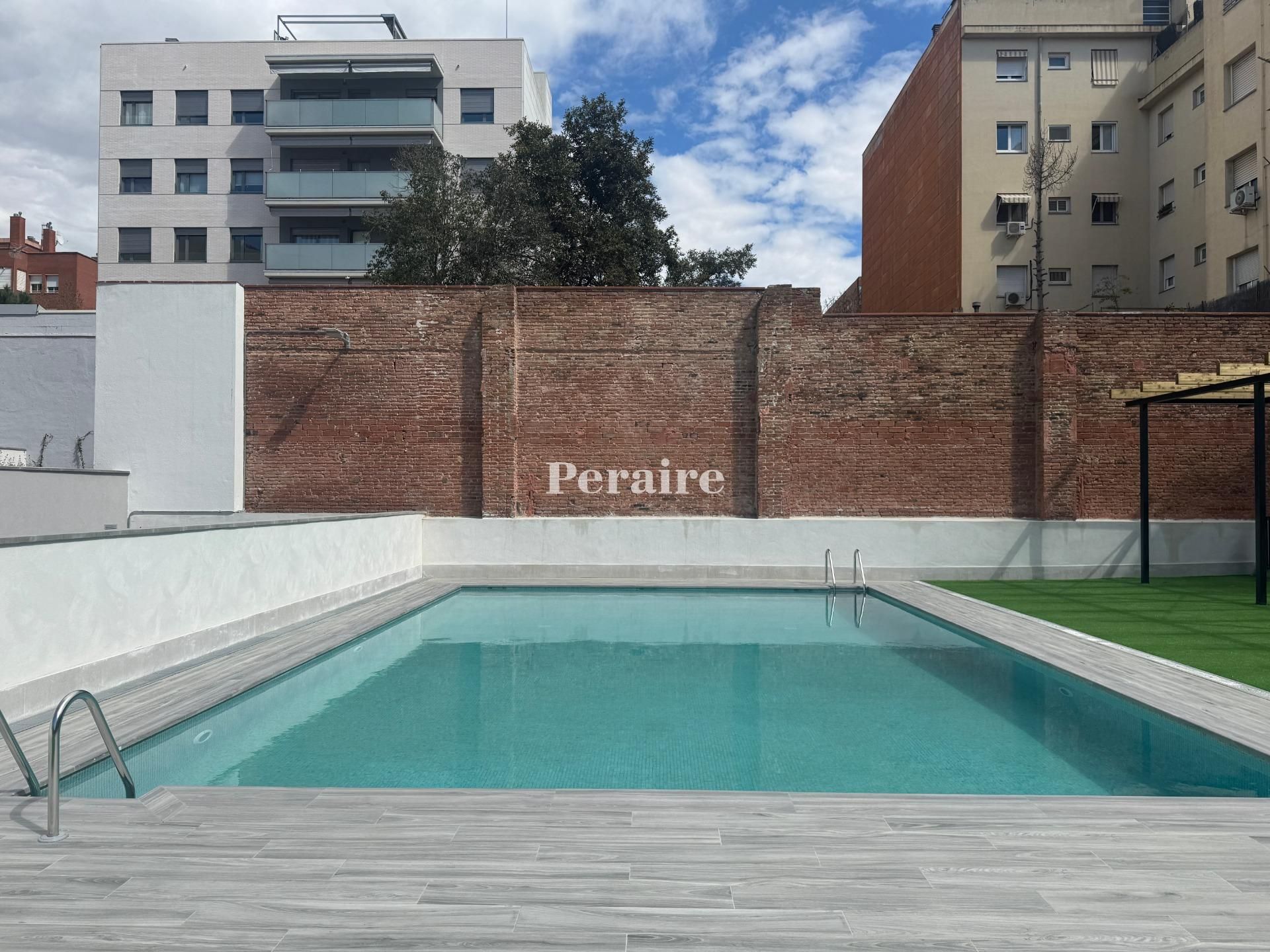 Swimming pool of Flat to rent in Sabadell  with Air Conditioner, Heating and Parquet flooring