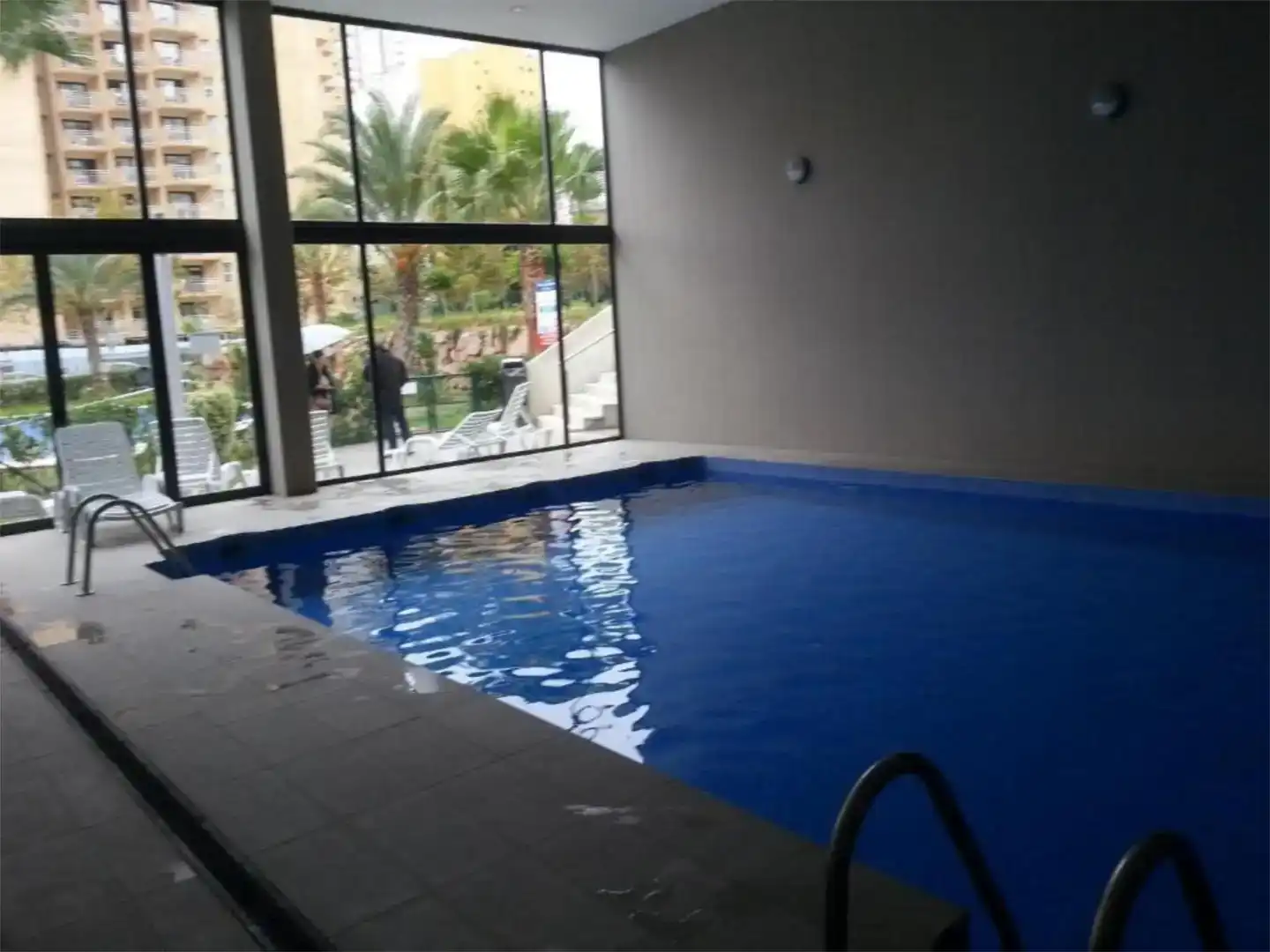 Schwimmbecken von Wohnungen zur Miete in Benidorm mit Schwimmbad und Balkon