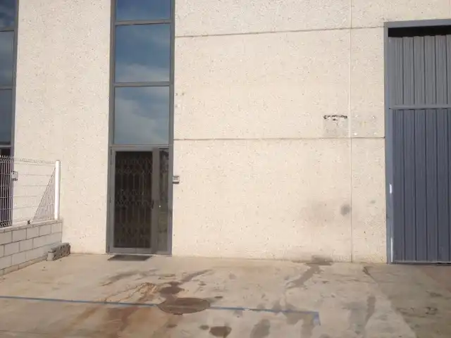 Nau industrial de lloguer a Carrer França 10