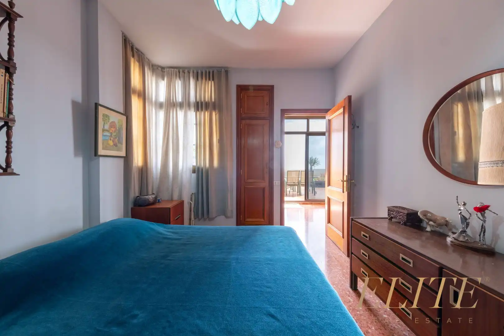 Dormitori de Casa o xalet en venda en Las Palmas de Gran Canaria amb Terrassa, Piscina i Moblat