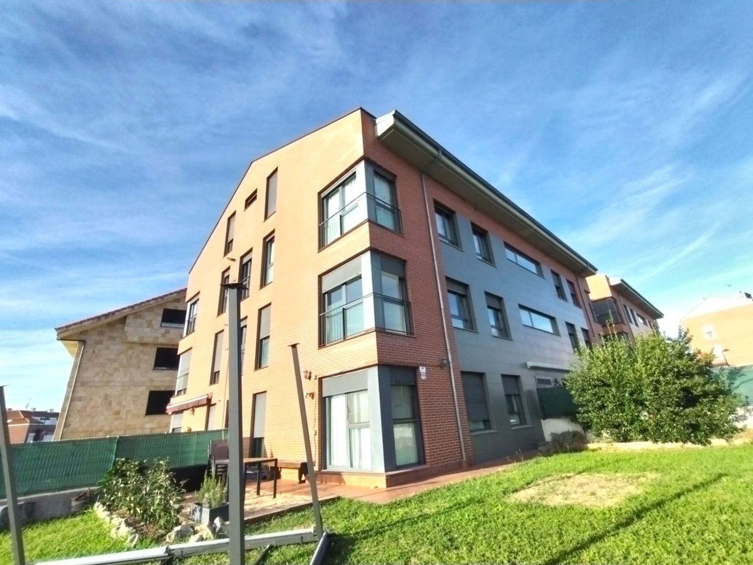 Vista exterior de Piso en venta en Ribamontán al Monte con Calefacción y Trastero