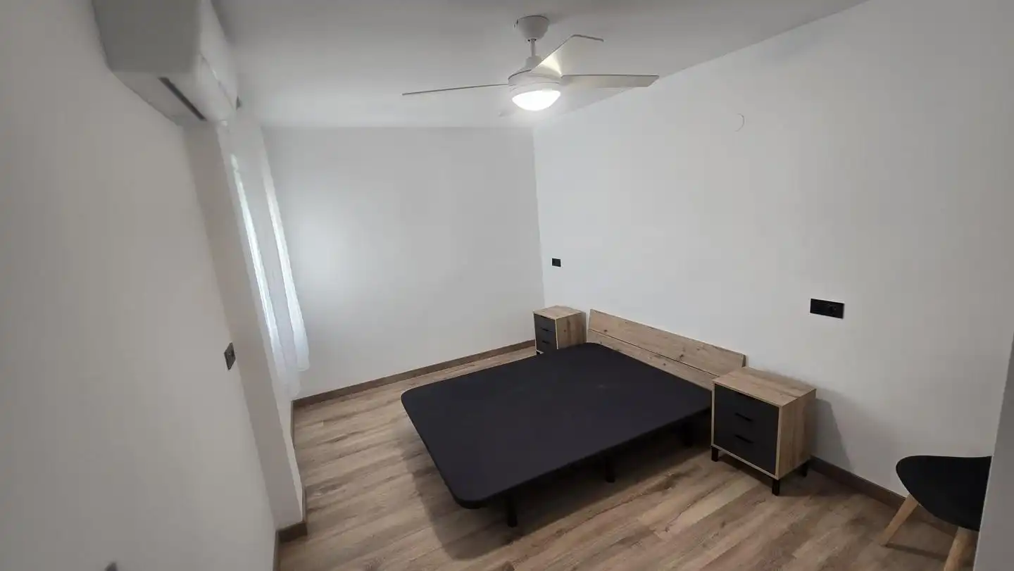 Schlafzimmer von Wohnung zur Miete in Gandia mit Klimaanlage, Terrasse und Möbliert