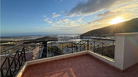Foto 2 de Piso en venta en Cho - Parque de la Reina, Arona