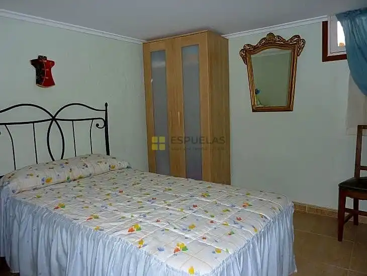 Dormitori de Casa o xalet en venda en Muro de Aguas amb Moblat i Balcó