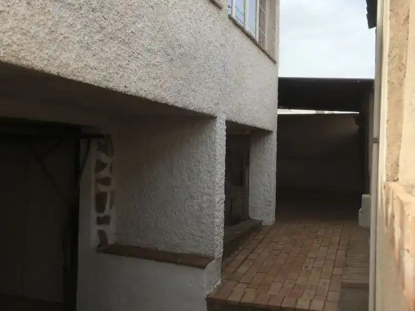 Außenansicht von Wohnung zum Verkauf in Cobisa mit Klimaanlage, Privatgarten und Parkett