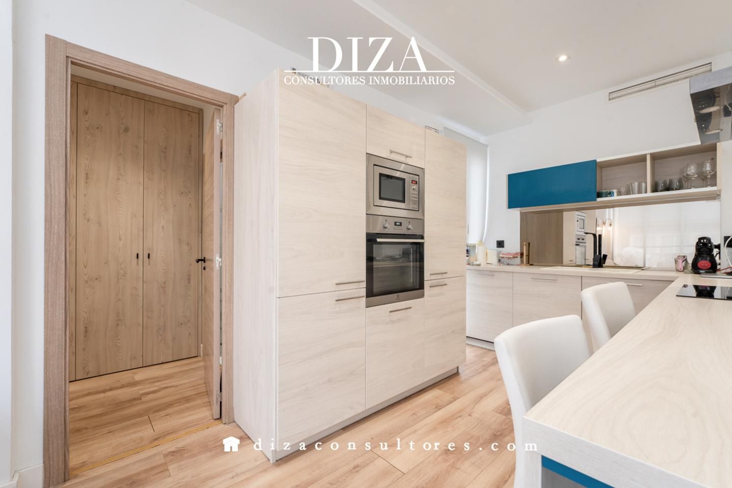 Kitchen of Flat for sale in  Madrid Capital  with Air Conditioner and Terrace