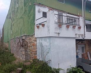 Vista exterior de Casa adosada en venda en Rasines amb Moblat