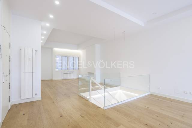 Apartamento en Alquiler en Alfonso XII en Jerónimos
