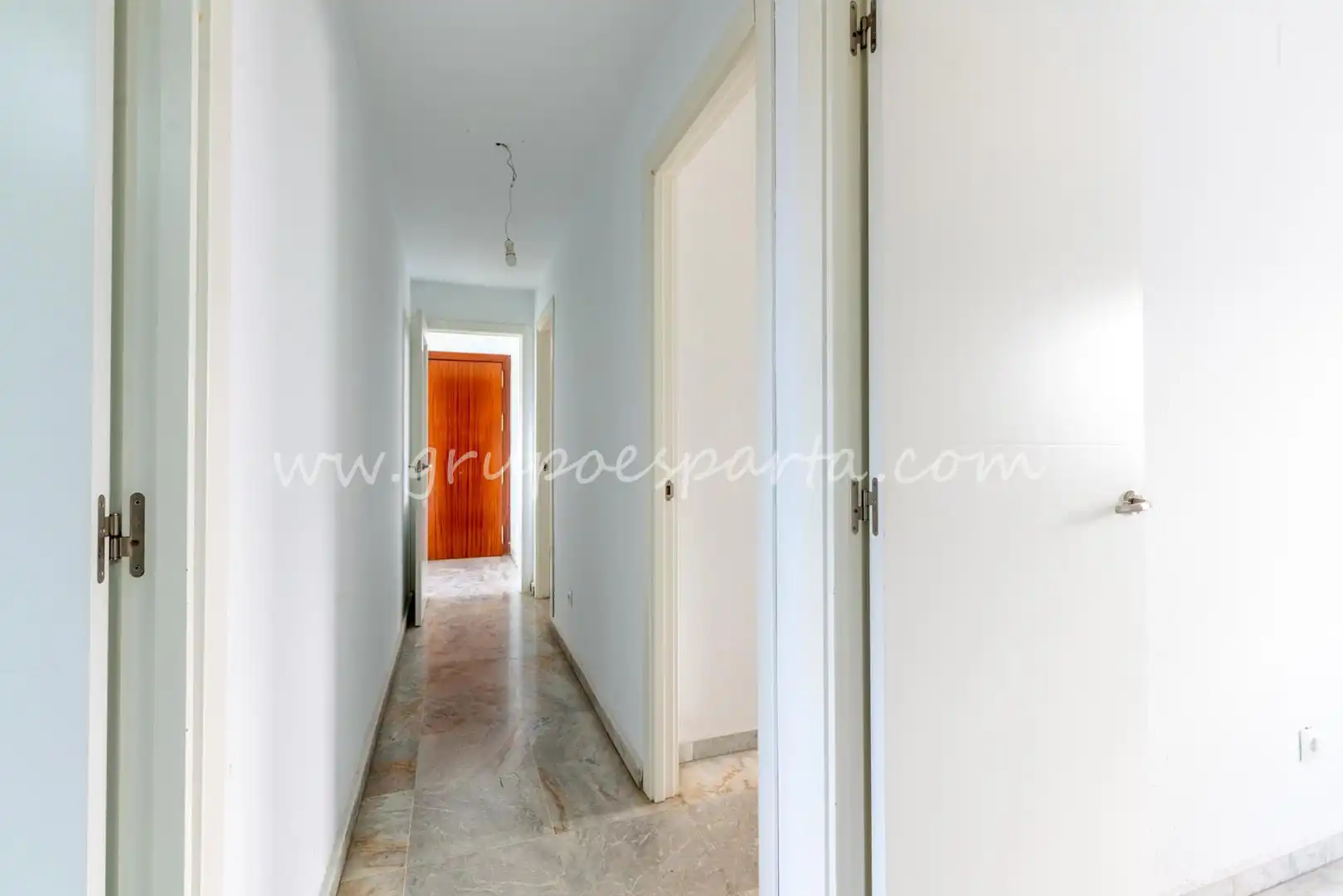 Flat for sale in Sevilla  with Air Conditioner and Balcony