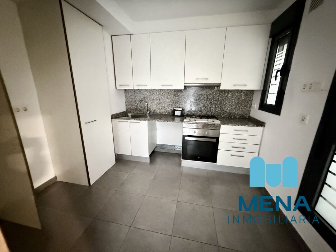 Cuina de Pis en venda en Santander amb Calefacció i Traster