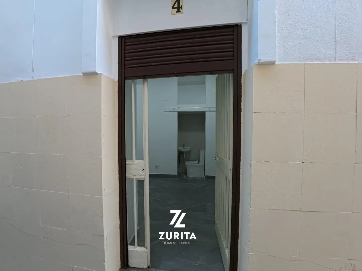 Local comercial de lloguer a Calle DE MUNDA 4, imagen 2