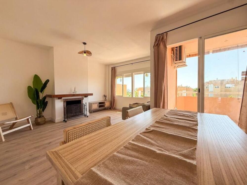 Living room of Apartment to rent in Estepona  with Air Conditioner, Terrace and Swimming Pool