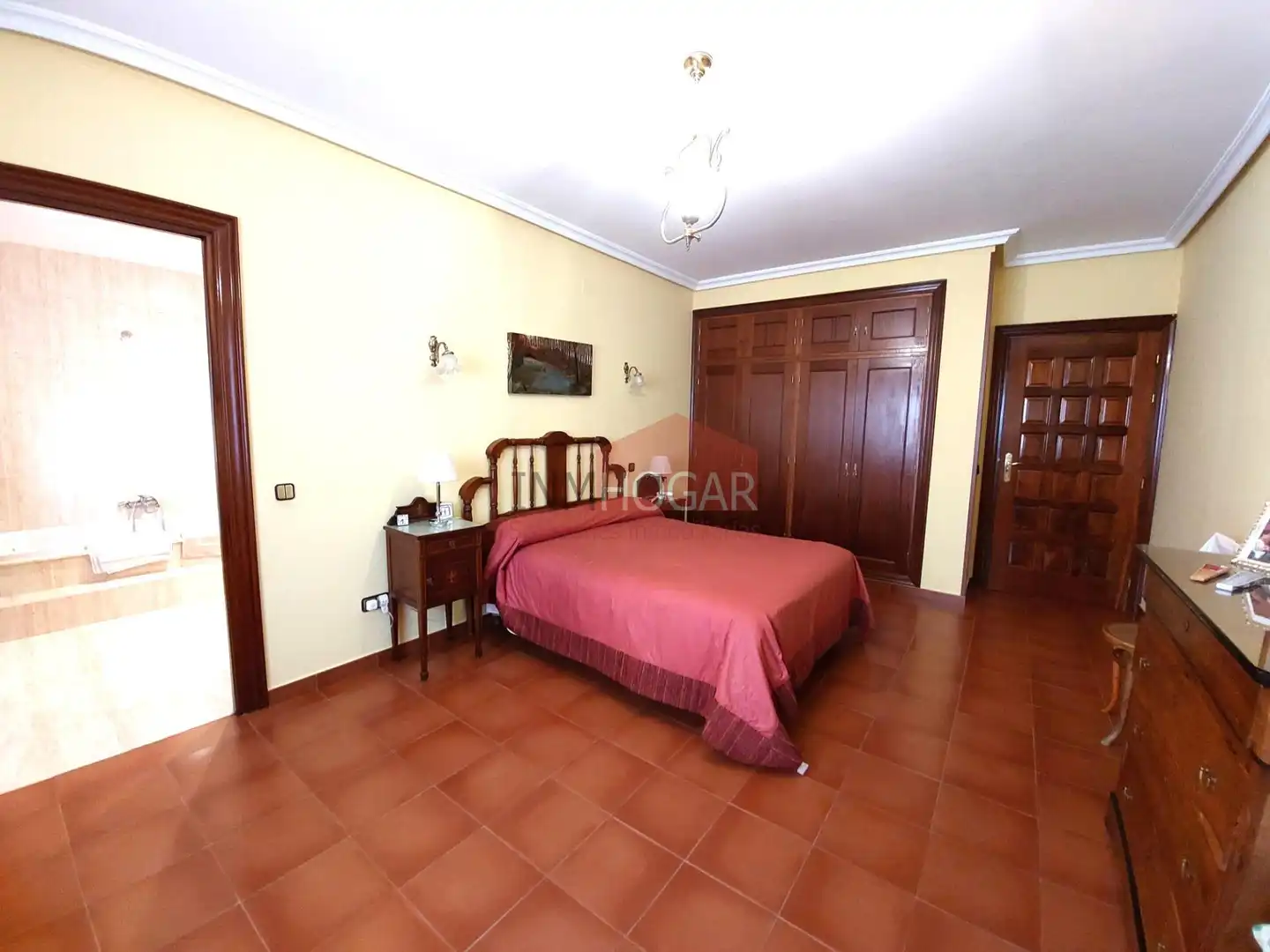 Bedroom of Houses for sale in Gutierre-Muñoz  with Heating, Private garden and Storage room