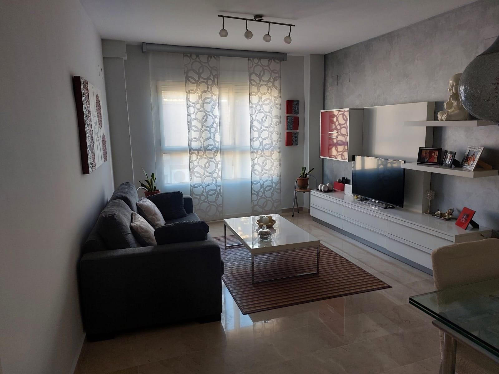 Sala de estar de Apartamento de alquiler en  Valencia Capital con Aire acondicionado, Amueblado y Balcón