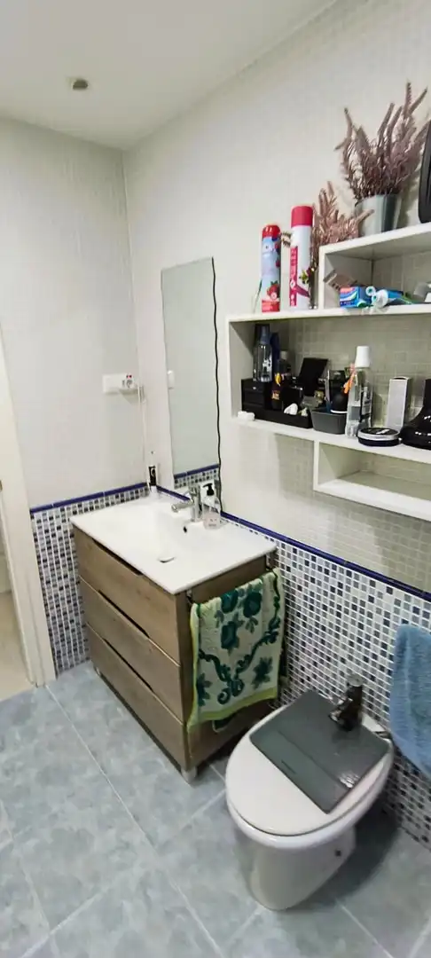 Bathroom of Flat for rent in Cuenca  with Heating and Furnished