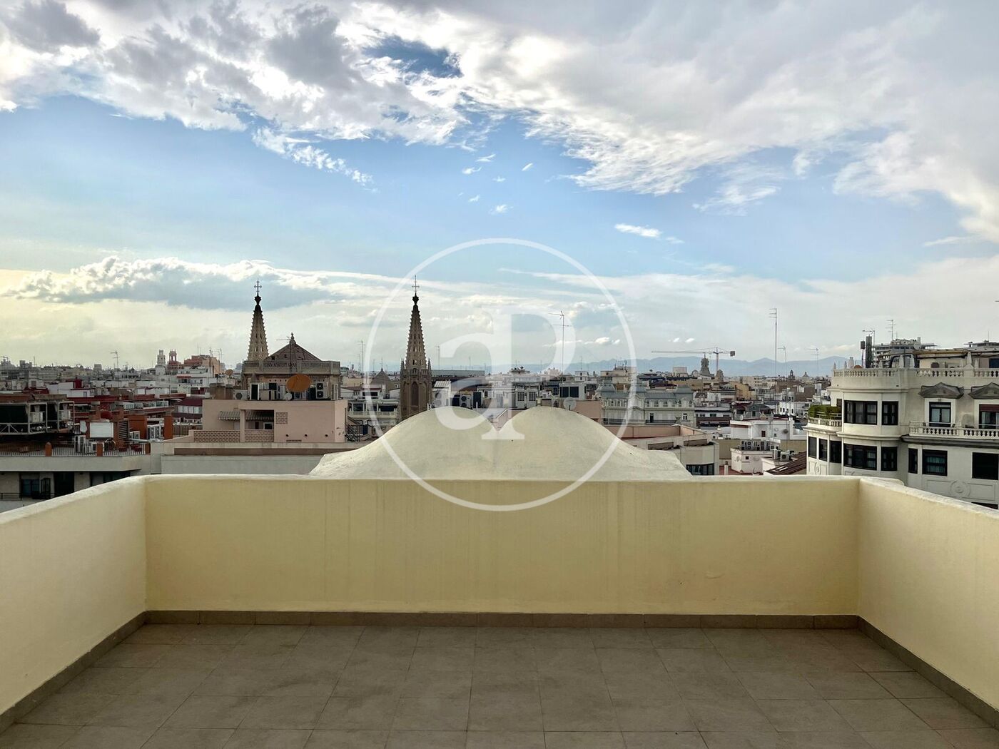 Exterior view of Flat to rent in  Valencia Capital  with Air Conditioner, Heating and Terrace