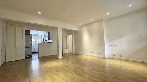 Foto 3 de Planta baja de alquiler en Calle Torpedero Tucuman, Nueva España, Madrid Capital