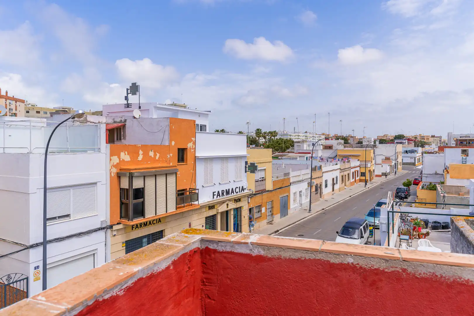 Außenansicht von Einfamilien-Reihenhaus zum Verkauf in San Fernando mit Terrasse und Möbliert