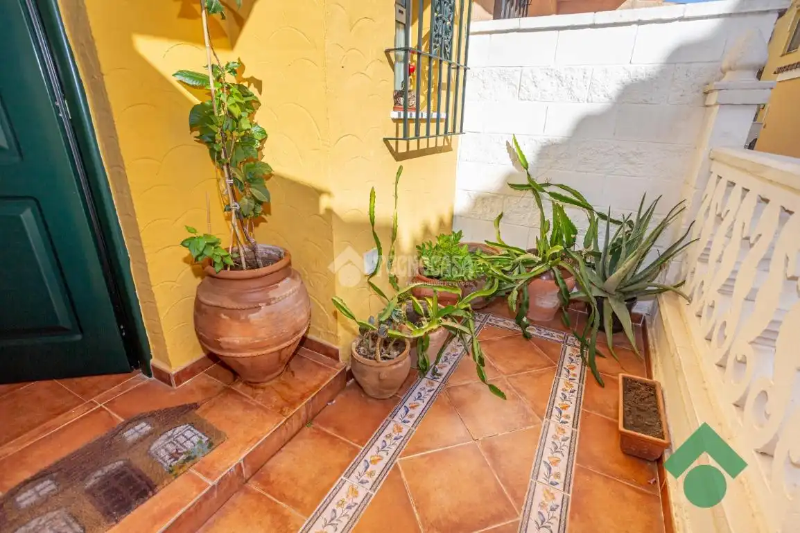 Casa adosada en venda en San Bernabé