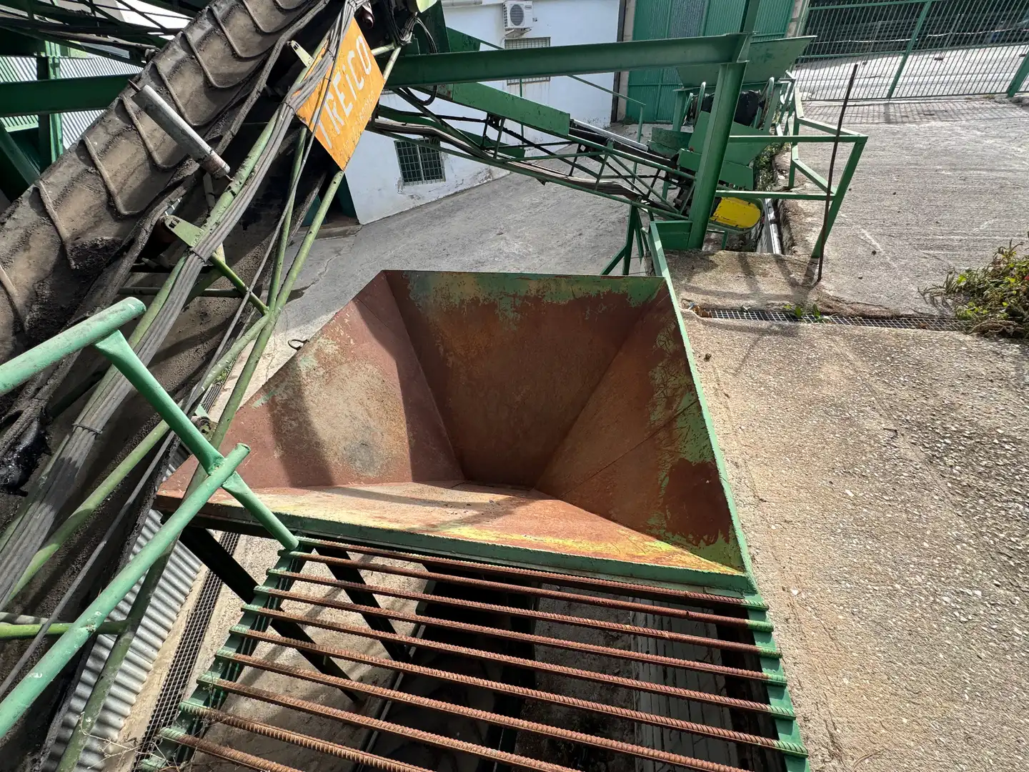 Vista exterior de Nave industrial en venta en Cehegín con Calefacción y Alarma