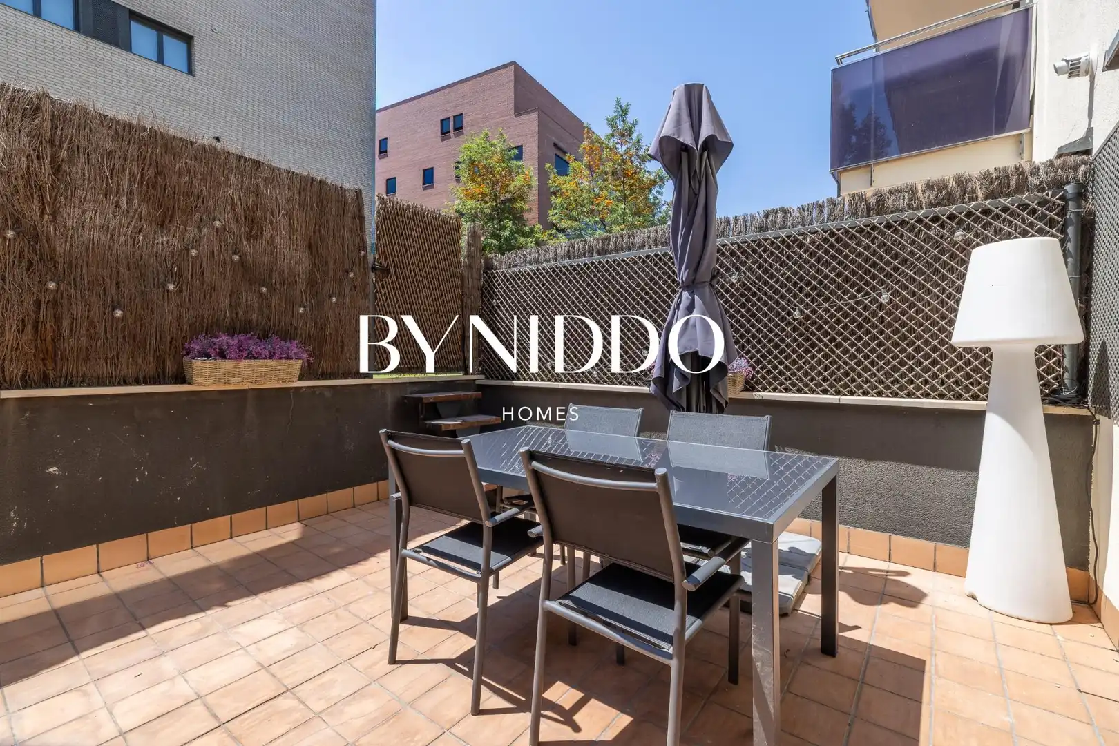 Terrasse von Erdgeschoss zum Verkauf in Sant Cugat del Vallès mit Klimaanlage, Heizung und Privatgarten