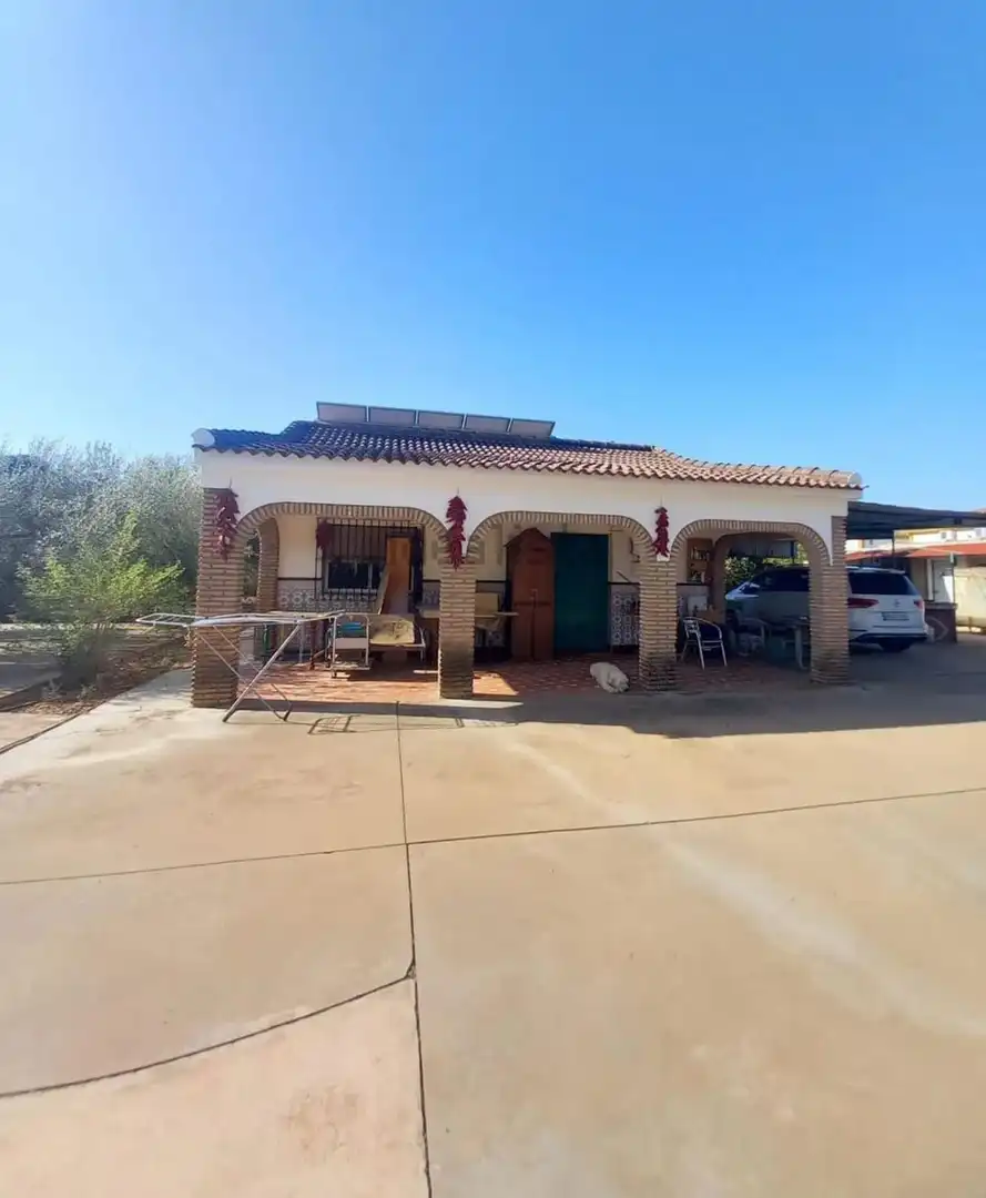 Exterior view of Houses for sale in Córdoba  with Air Conditioner and Storage room