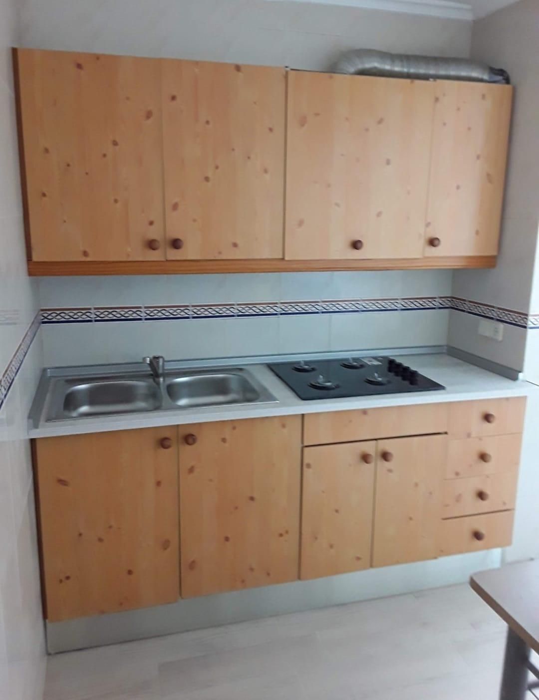 Cuina de Pis de lloguer en  Sevilla Capital amb Aire condicionat