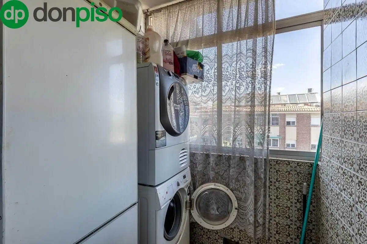 Kitchen of Flat for sale in Granada  with Heating and Balcony