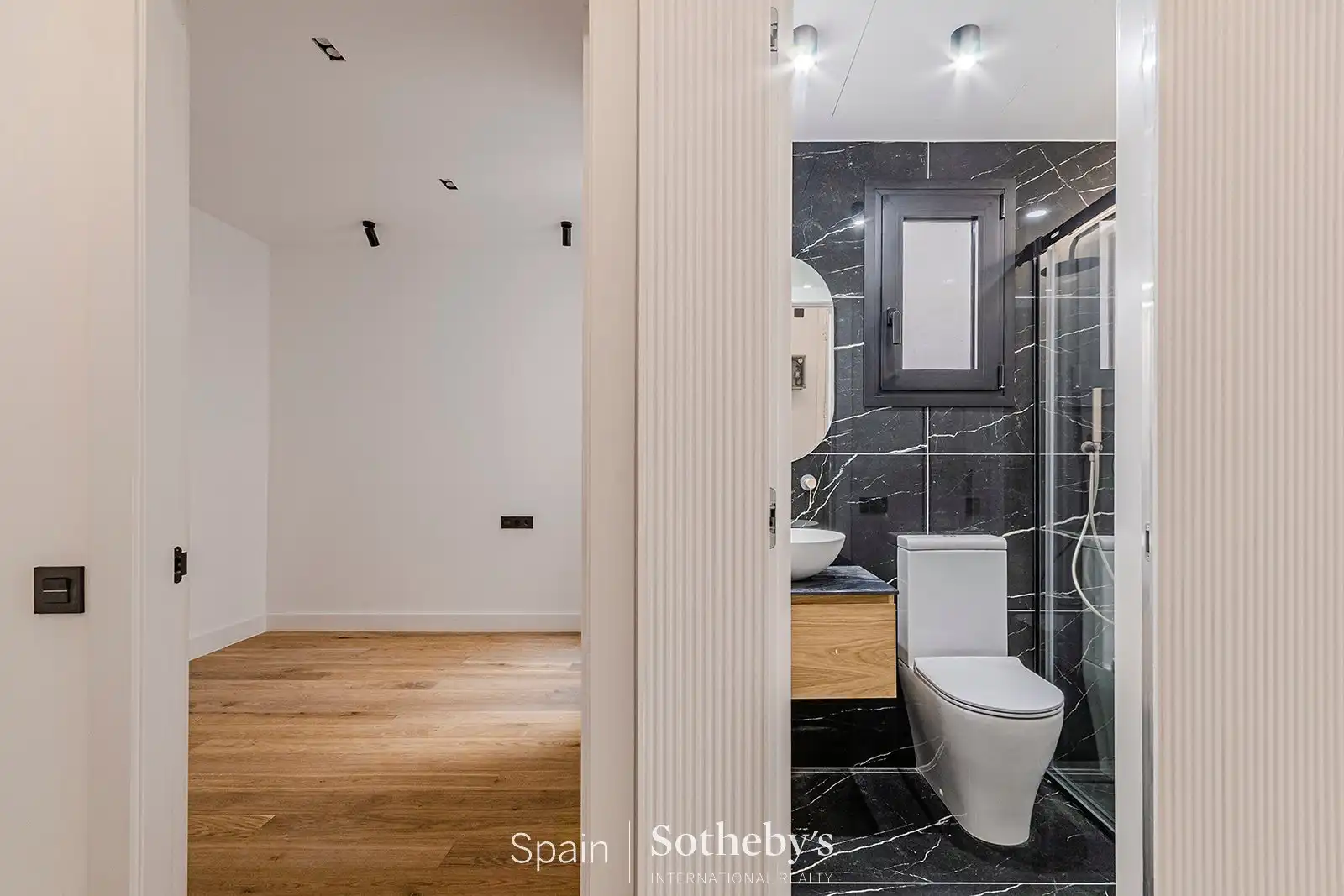 Baño de Apartamento en venta en Barcelona con Aire acondicionado y Calefacción