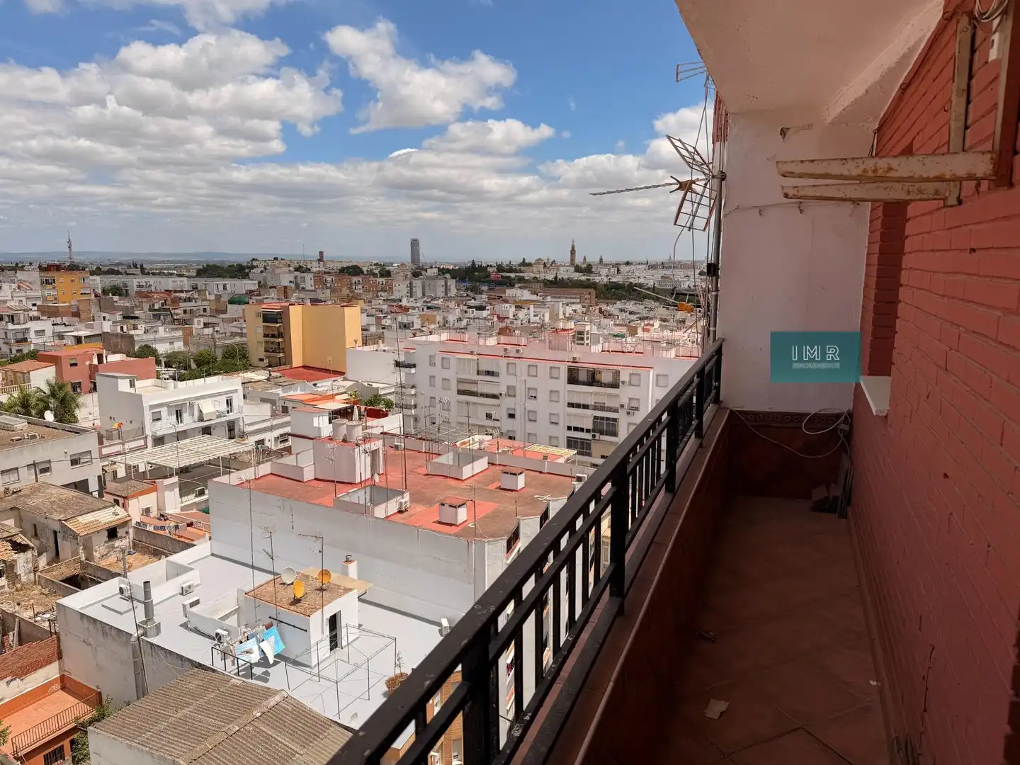 Vista exterior de Pis en venda en San Juan de Aznalfarache