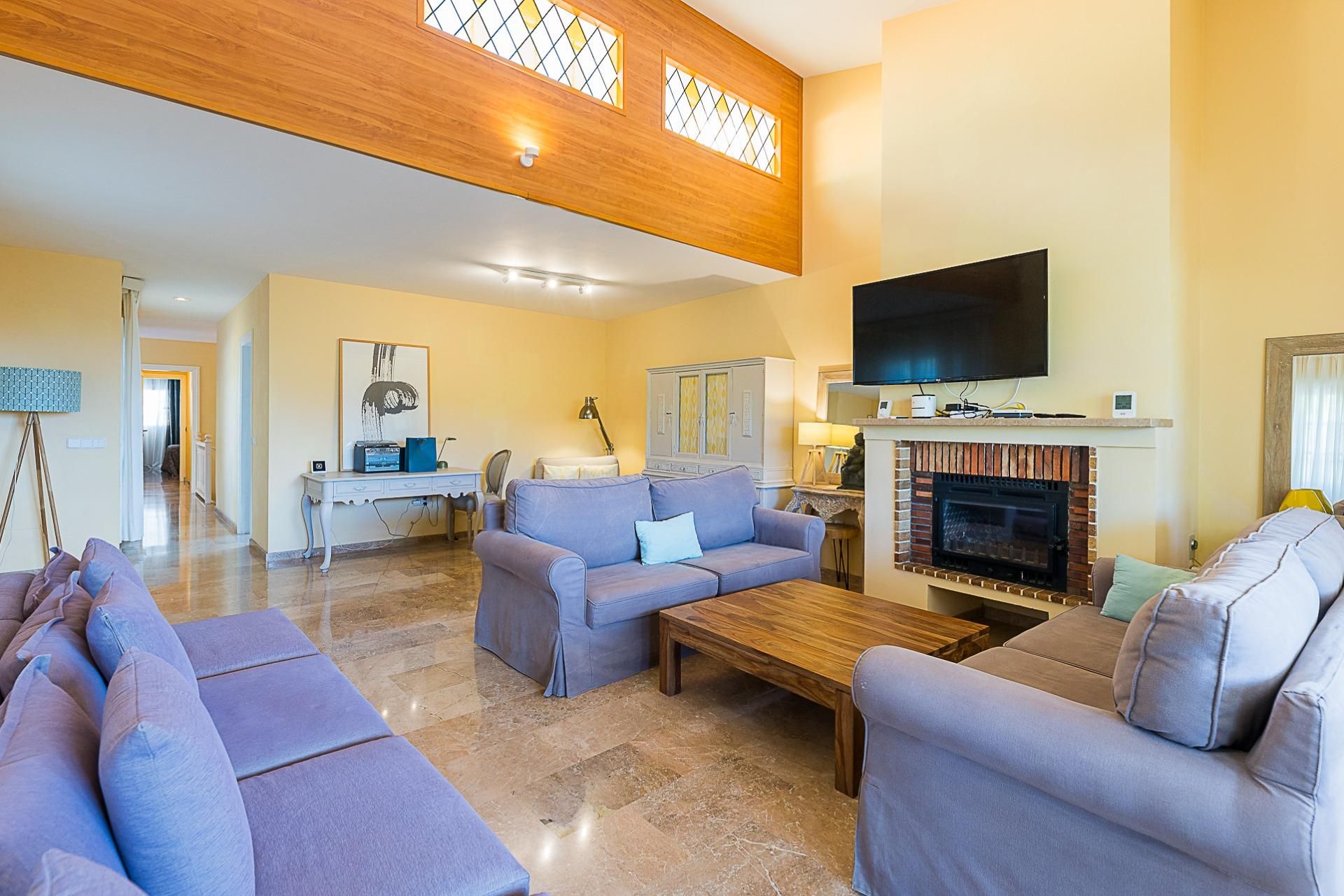 Sala d'estar de Casa adosada en venda en Calvià amb Aire condicionat, Calefacció i Jardí privat