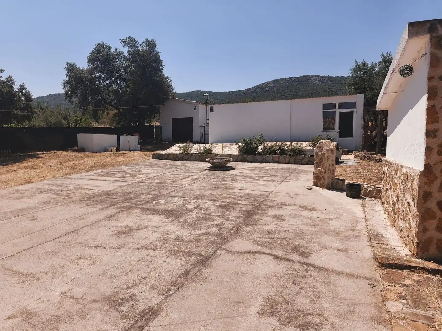 Vista exterior de Casa o xalet en venda en Brazatortas amb Aire condicionat, Calefacció i Jardí privat