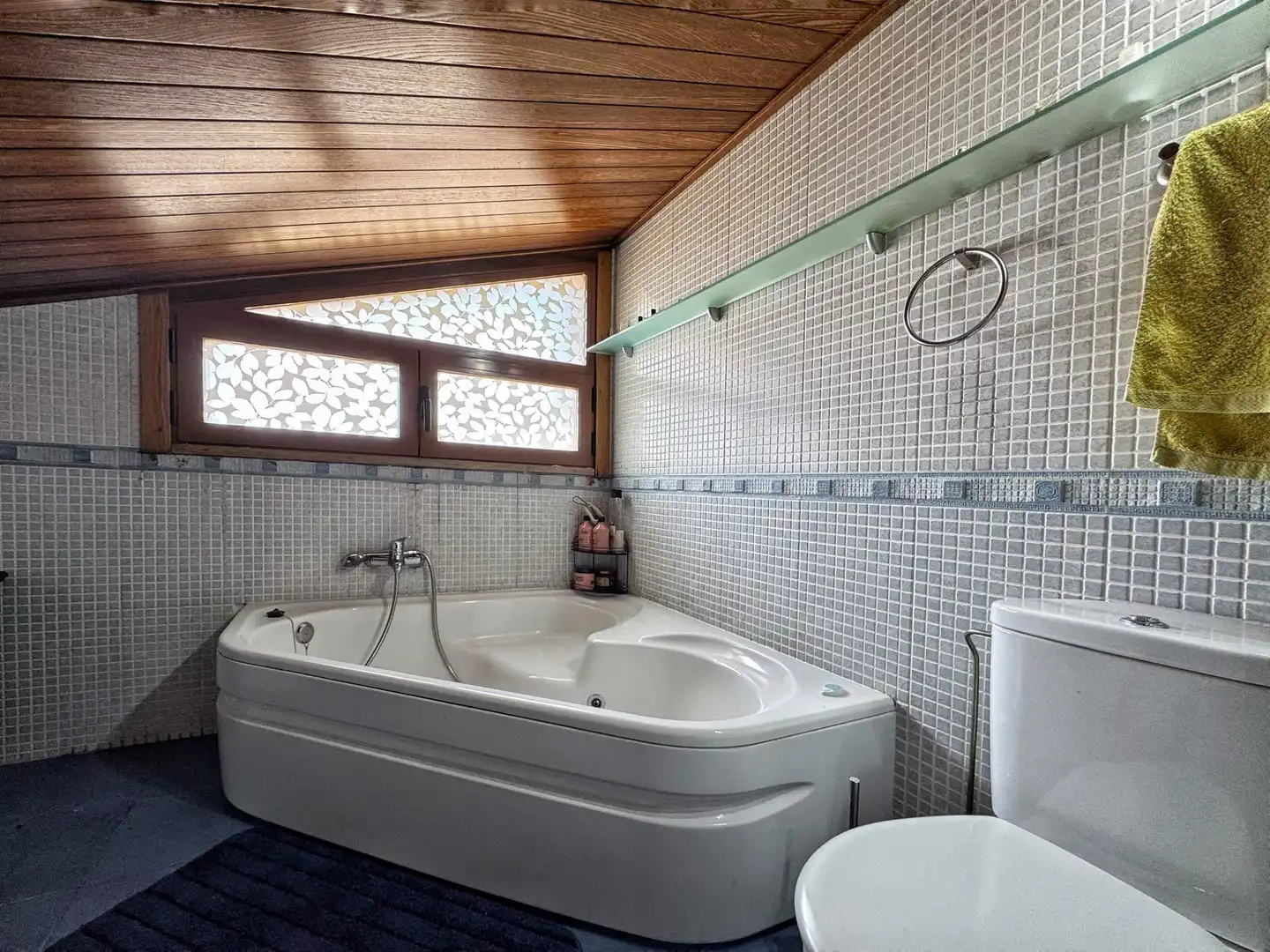 Bathroom of Houses for sale in Lalín  with Heating, Private garden and Furnished