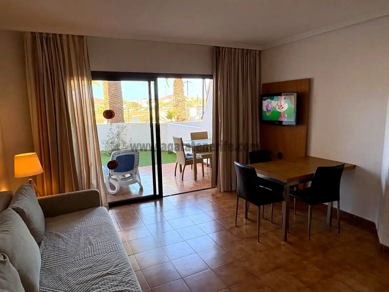 Wohnzimmer von Erdgeschoss zum Verkauf in San Miguel de Abona mit Klimaanlage, Terrasse und Schwimmbad