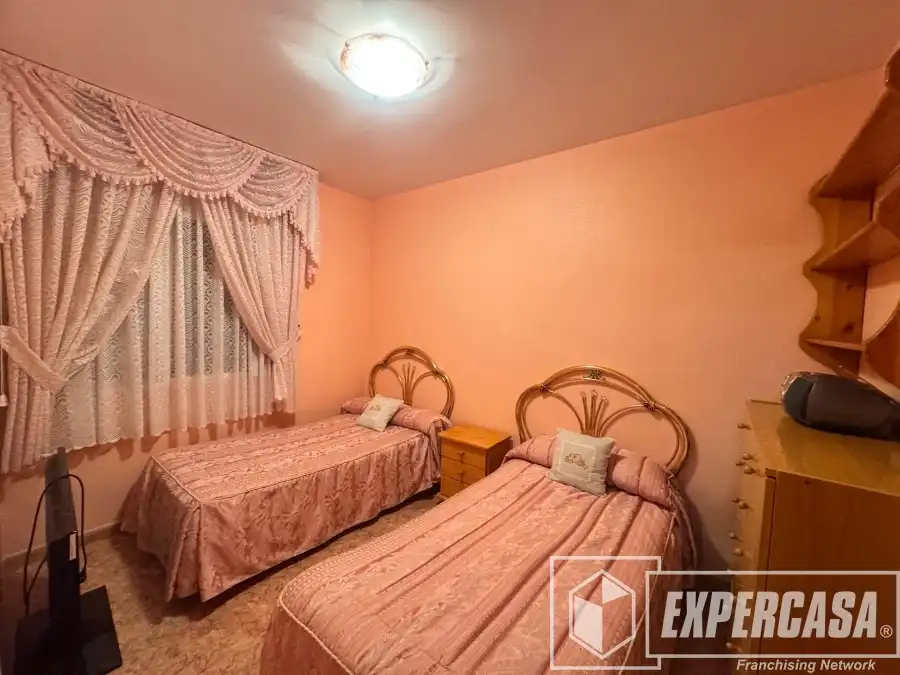 Bedroom of Flat for sale in Albal  with Air Conditioner, Terrace and Storage room