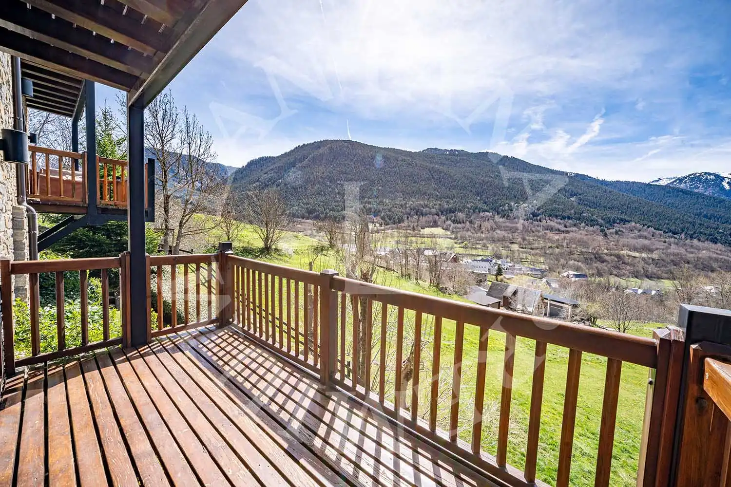 Vista exterior de Casa adosada en venta en Naut Aran con Calefacción, Jardín privado y Parquet