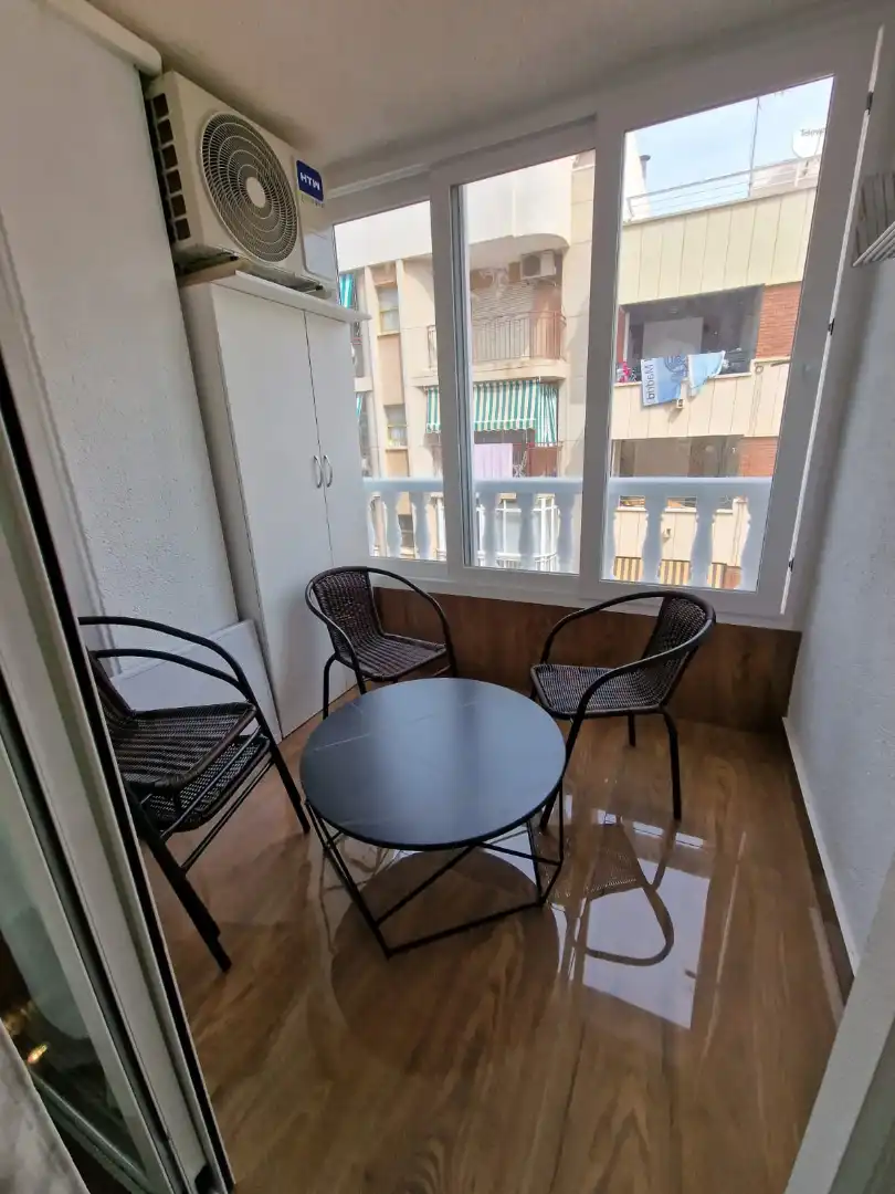 Terrassa de Apartament en venda en Torrevieja amb Aire condicionat, Terrassa i Moblat