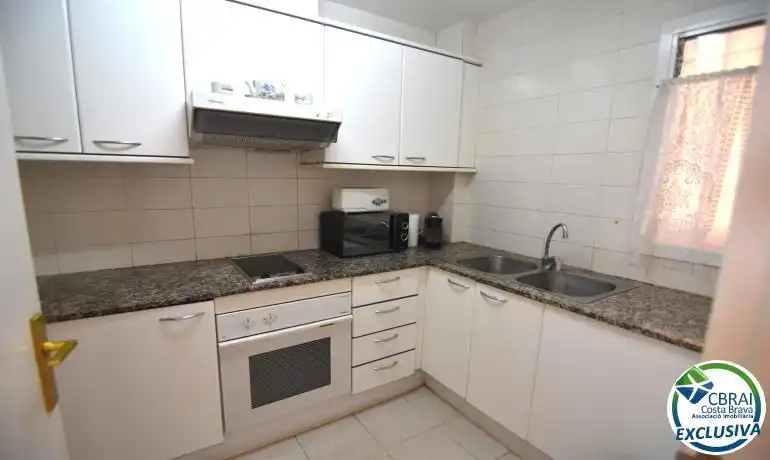 Kitchen of Flat for sale in Roses  with Heating, Private garden and Terrace