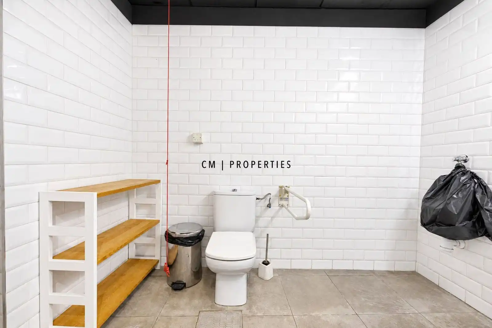 Bathroom of Commercial properties for rent in L'Eixample