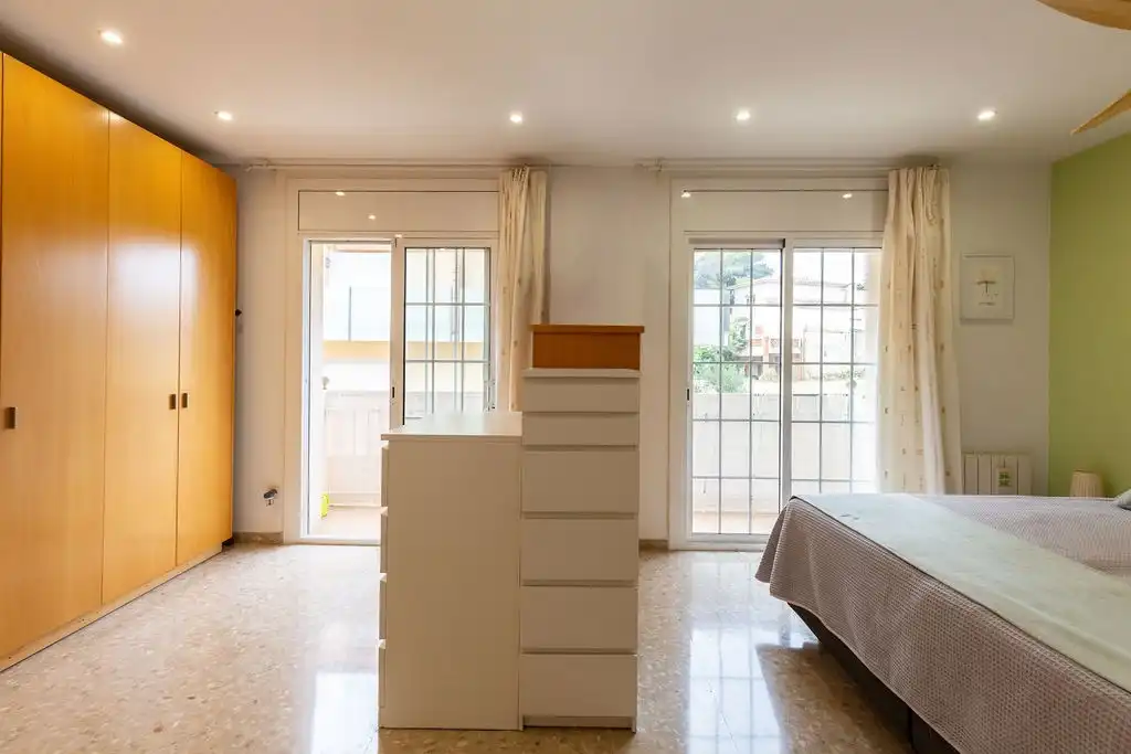 Schlafzimmer von Haus oder Chalet zum Verkauf in Canet de Mar mit Klimaanlage, Heizung und Terrasse
