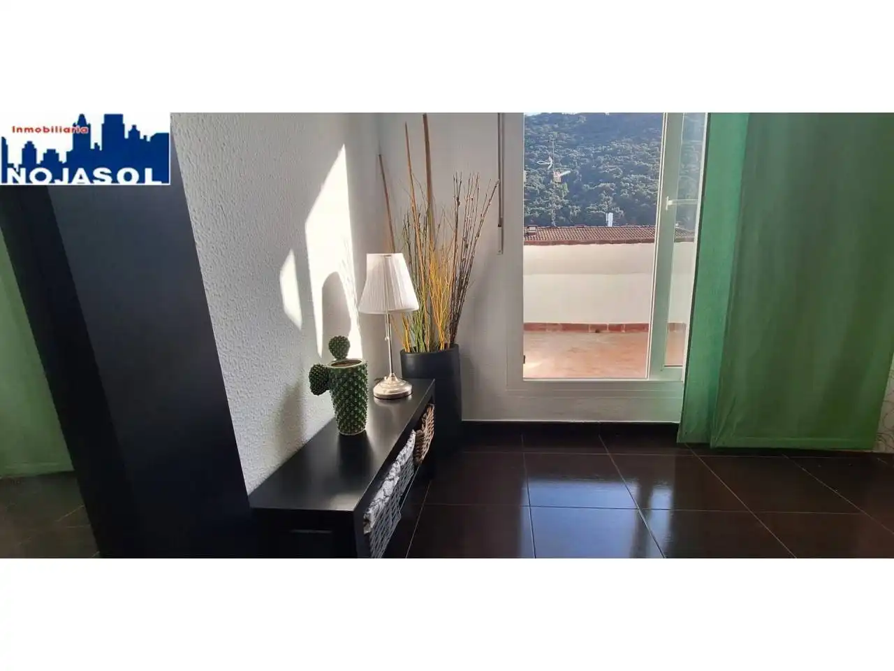 Dormitori de Apartament de lloguer en Noja amb Calefacció, Terrassa i Moblat