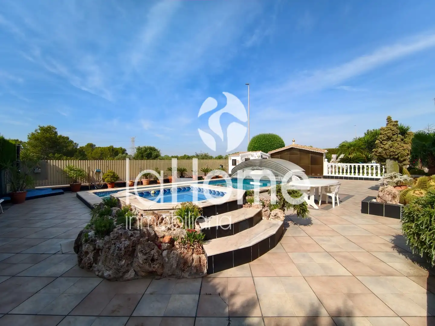 Piscina de Casa o xalet en venda en San Antonio de Benagéber amb Aire condicionat, Calefacció i Jardí privat