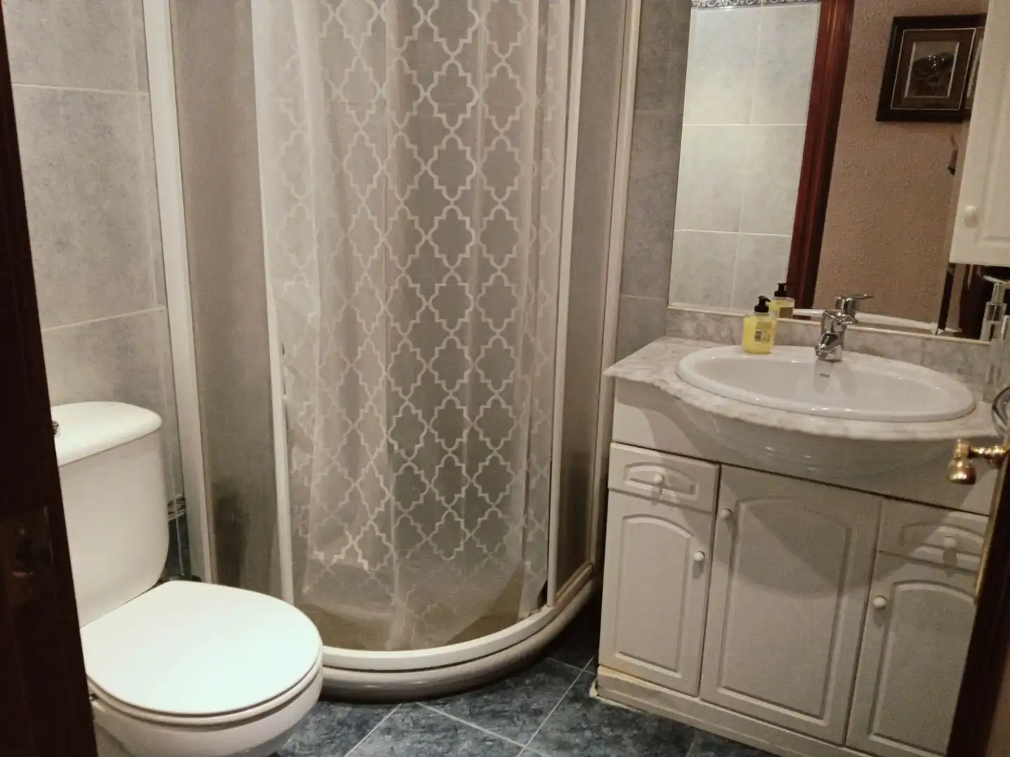 Bathroom of Flat for sale in Zaragoza  with Heating, Terrace and Furnished
