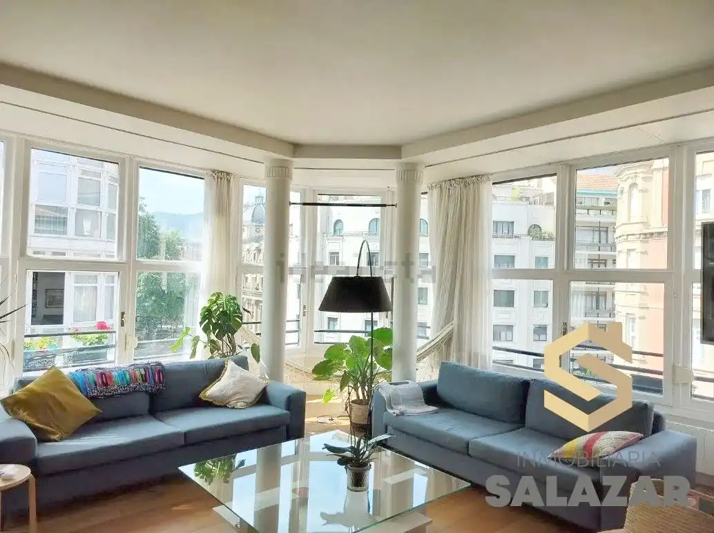 Sala de estar de Piso de alquiler en Bilbao  con Calefacción