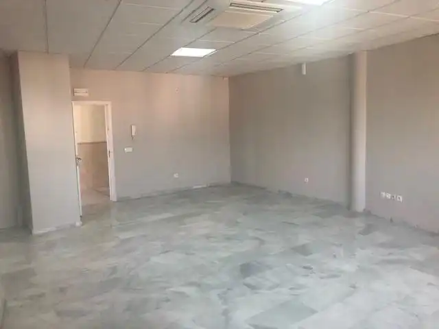 Oficina en venta en Tomares con Aire acondicionado y Calefacción