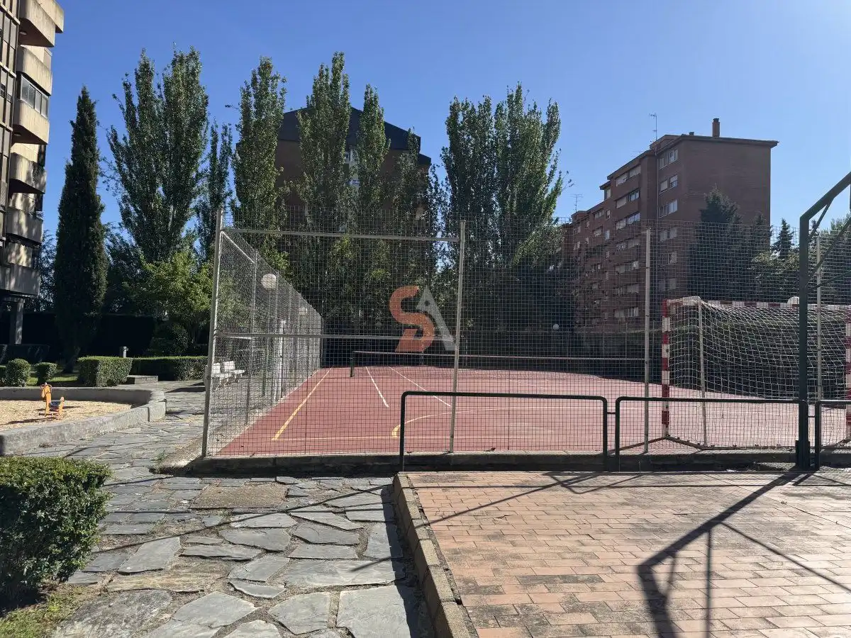 Vista exterior de Pis en venda en Valladolid amb Aire condicionat, Calefacció i Terrassa
