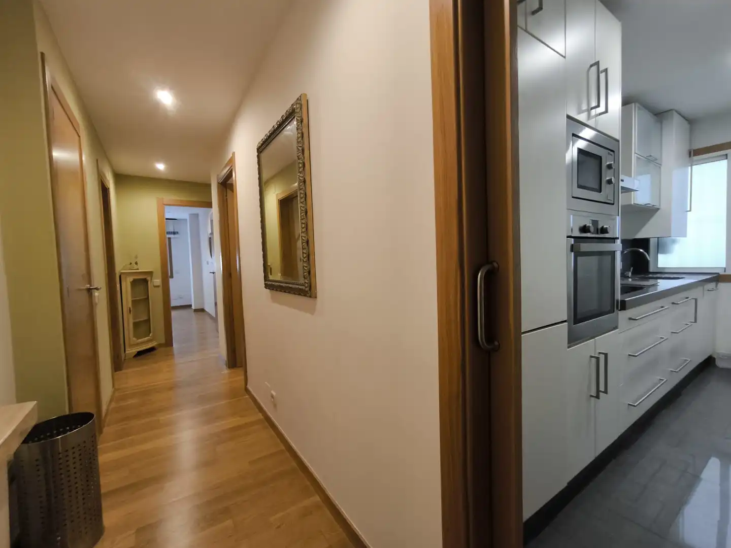 Flat for rent in Santiago de Compostela   with Heating, Parquet flooring and Furnished