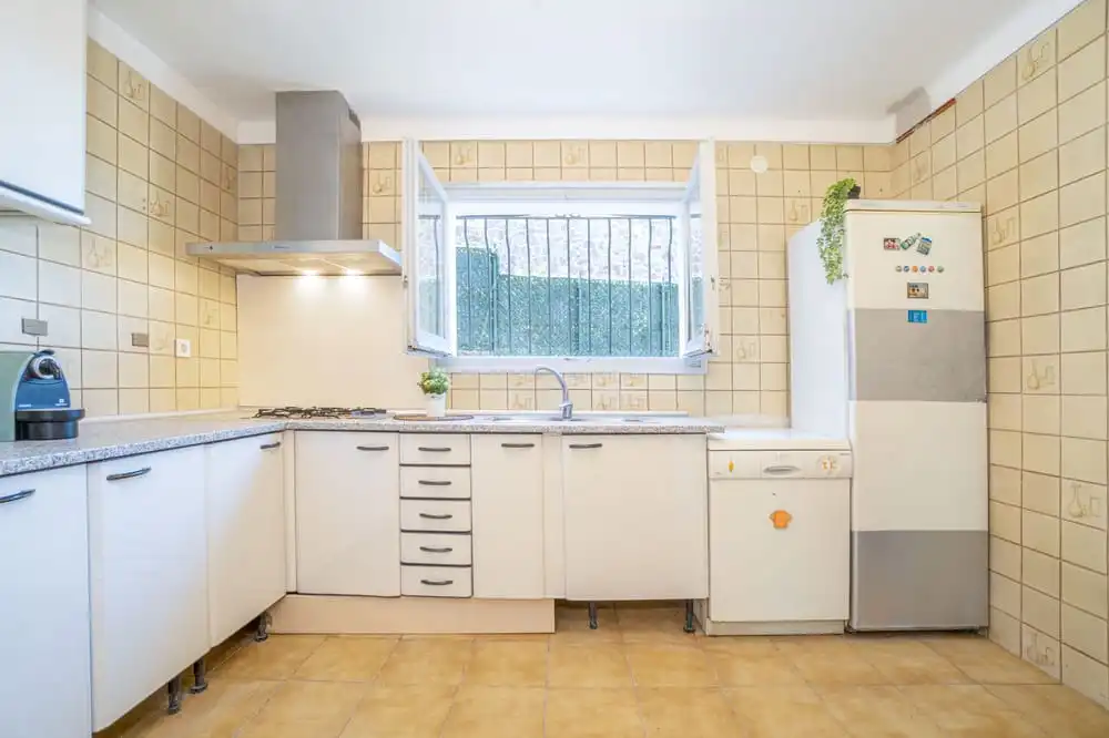 Cuina de Casa o xalet en venda en Roses amb Calefacció, Jardí privat i Terrassa